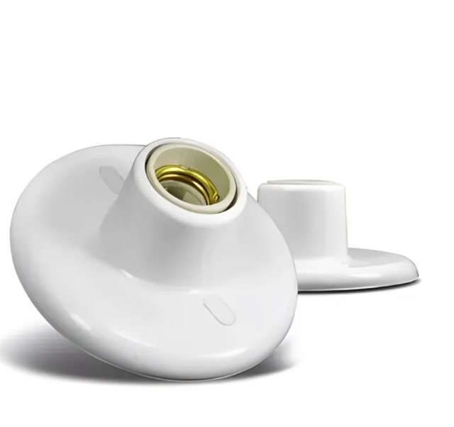 Plafon com soquete de porcelana