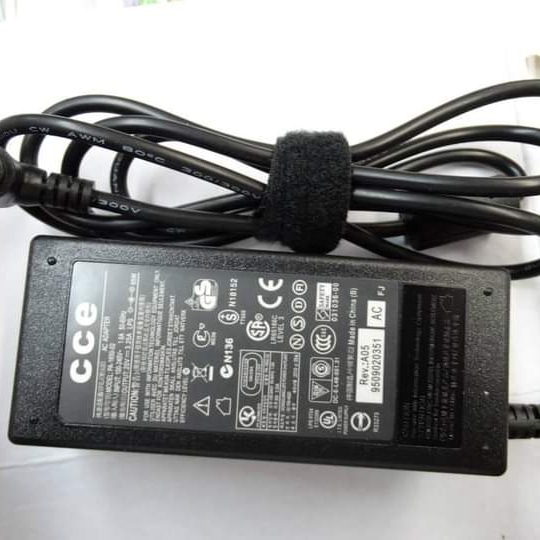 Fonte Carregador Notebook CCE 19V 65w 3.42A 5,5x2,5mm