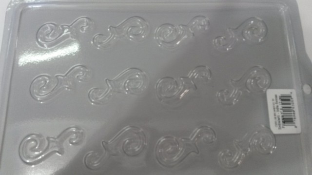 Forma acetato ovo 100g simples