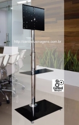 Pedestal TV Monitor Inox Polido 1,50 a 1,90mt c/ Rodzio e Prateleira Vidro Z3132 Centrel Usinagens