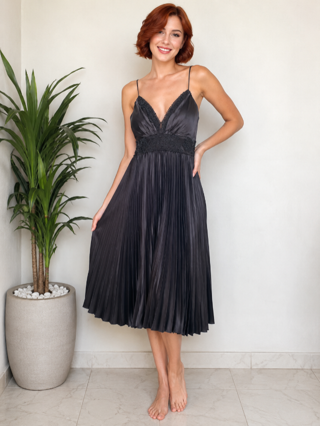 VESTIDO GORGEOUS (BAINHA COSTAS RETO SEM O CAIMENTO ALONGADO) TAM=44 - BUSTO=94 - CINTURA=100 - QUADRIL=106 - COMPR=102  (ref. 14843)