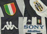 CAMISA RETR JUVENTUS (ITLIA) 1997 / 1998 - UNIFORME 1 MANGAS LONGAS