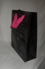 Sacola de Presente 902011 Personalizada exclusiva para embalar produtos DeMillus Tamanho 26x20x8 Cor Preta