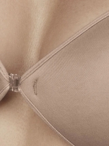  Suti Busti Lieve DeMillus 63001 Parte Interna Com Espuma e Fecho Frontal Aproxima os Seios Com Aderncia Cor Bege Rosado Tamanho A Veste 38 e 40