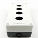 Botoeira plastica vazia com 4 furos ( BMX 104 )