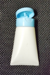 BISNAGA 30 GR BRANCA C/ TAMPA AZUL EM8000