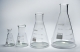 Erlenmeyer de vidro graduado boca estreita H 2000 mL - caixa com 2 erlenmeyers (PHX)