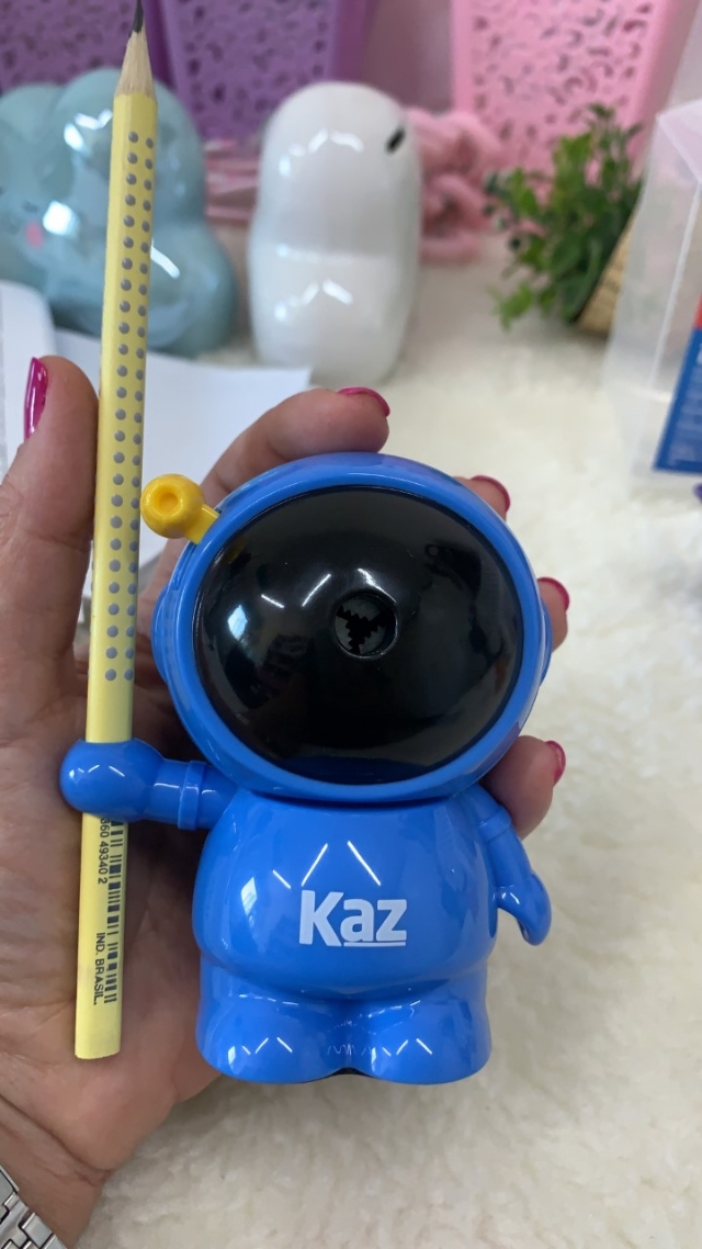 APONTADOR ASTRONAUTA DE MESA - KAZ