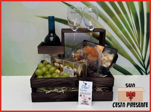 Cesta de Queijos e Vinhos - Ref. 713