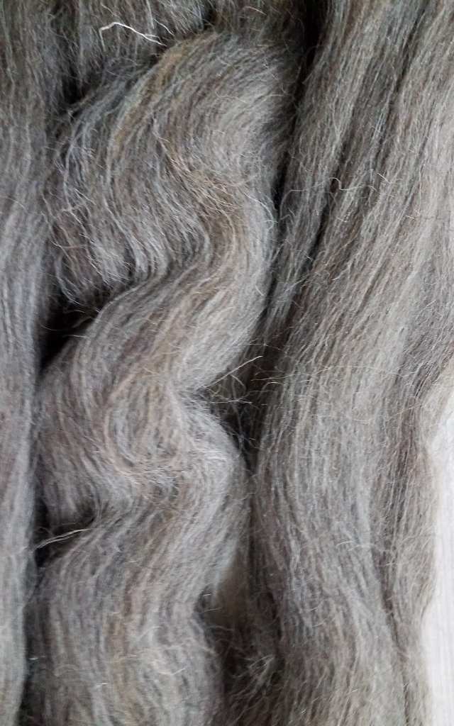 L penteada cinza natural escuro - 100g
