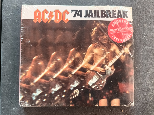 洋楽 Breakout LIMITED EDITION CD + DVD AC/DC - ´74 JAILBREAK digipack por R$30,00