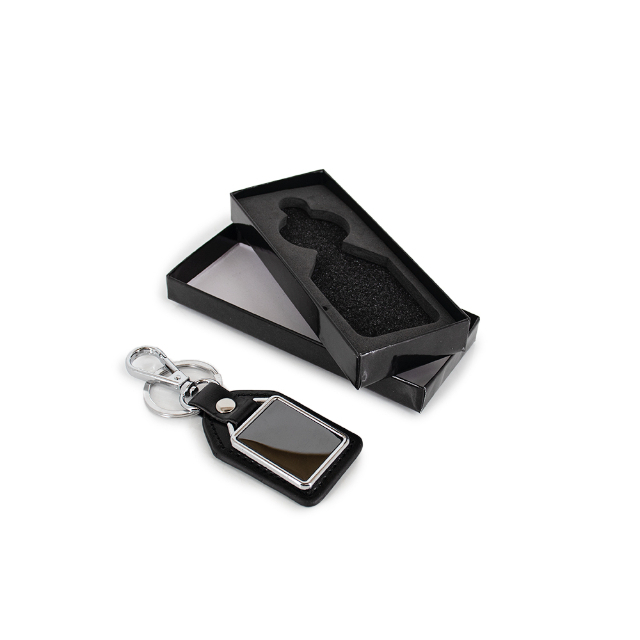  Chaveiro em couro sinttico e placa de metal (Preto)