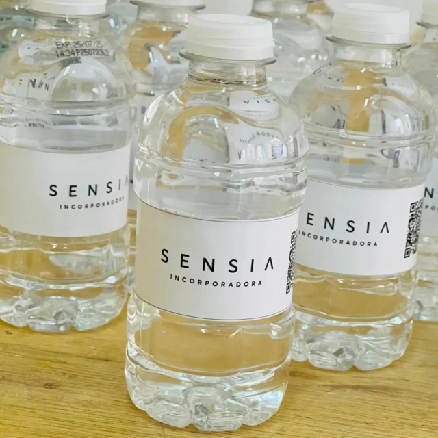 Agua Personalizada 240 ml. Lindoya